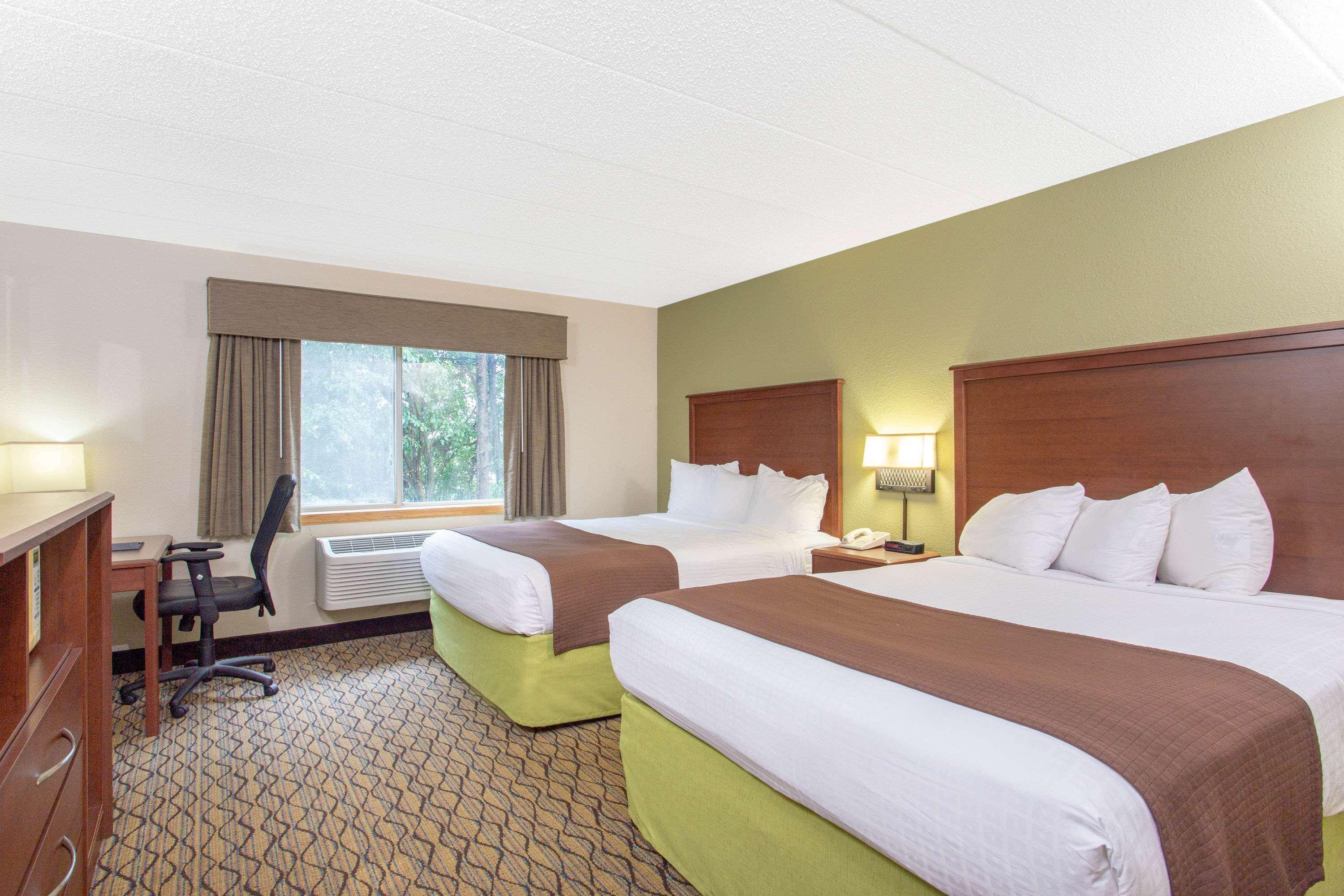 Americinn By Wyndham Sheboygan Exterior photo