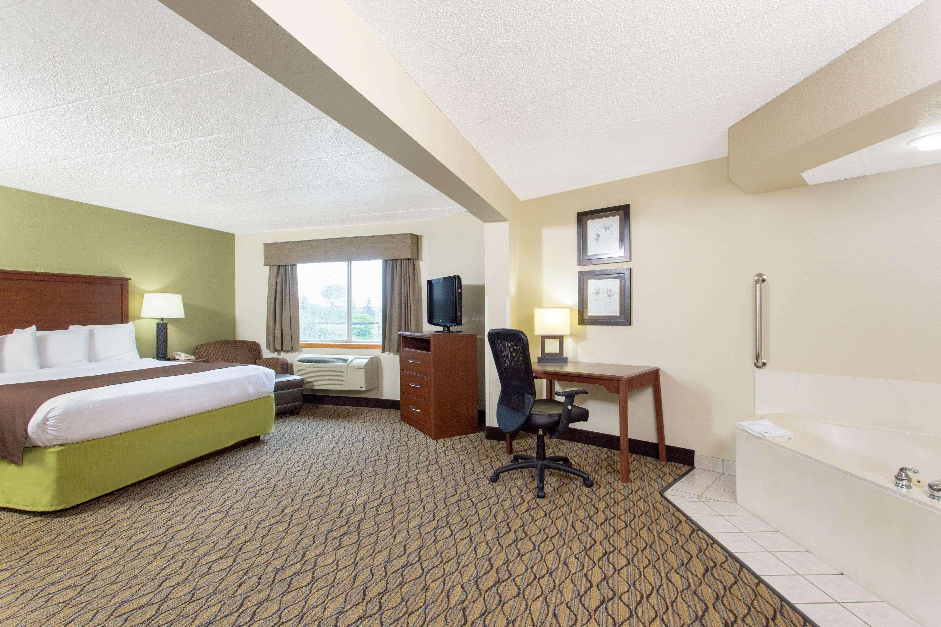 Americinn By Wyndham Sheboygan Exterior photo